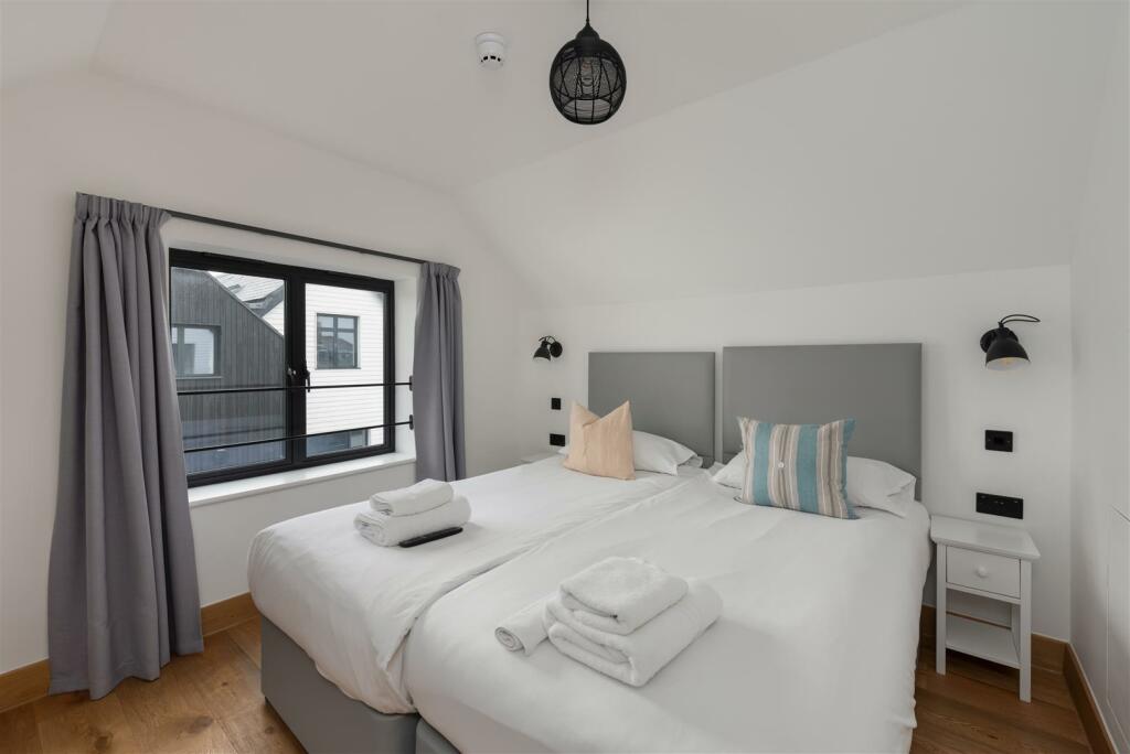 Additional property image - Sea Street, Whitstable