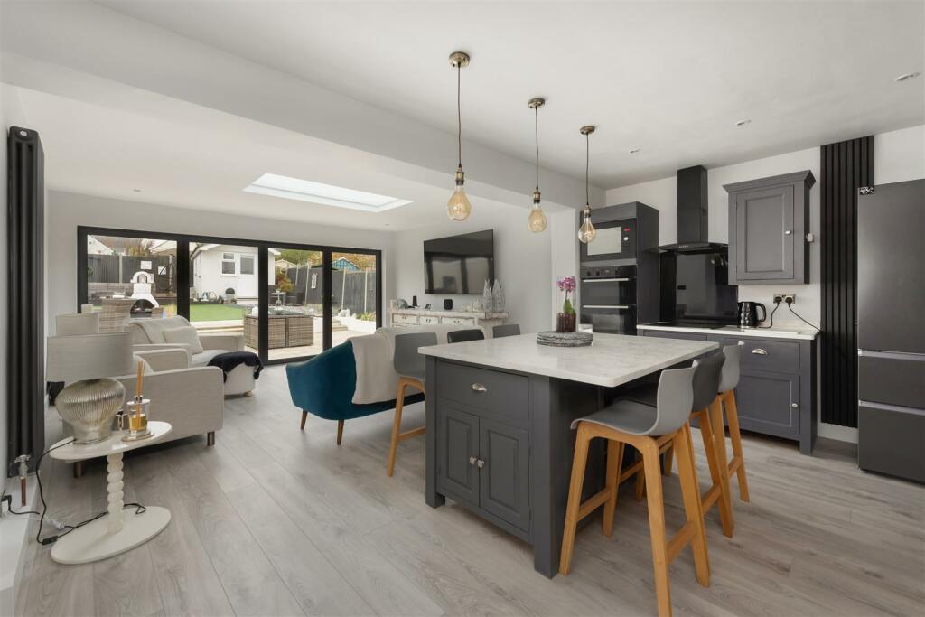 Additional property image - Hampton Pier Avenue, Hampton, Herne Bay