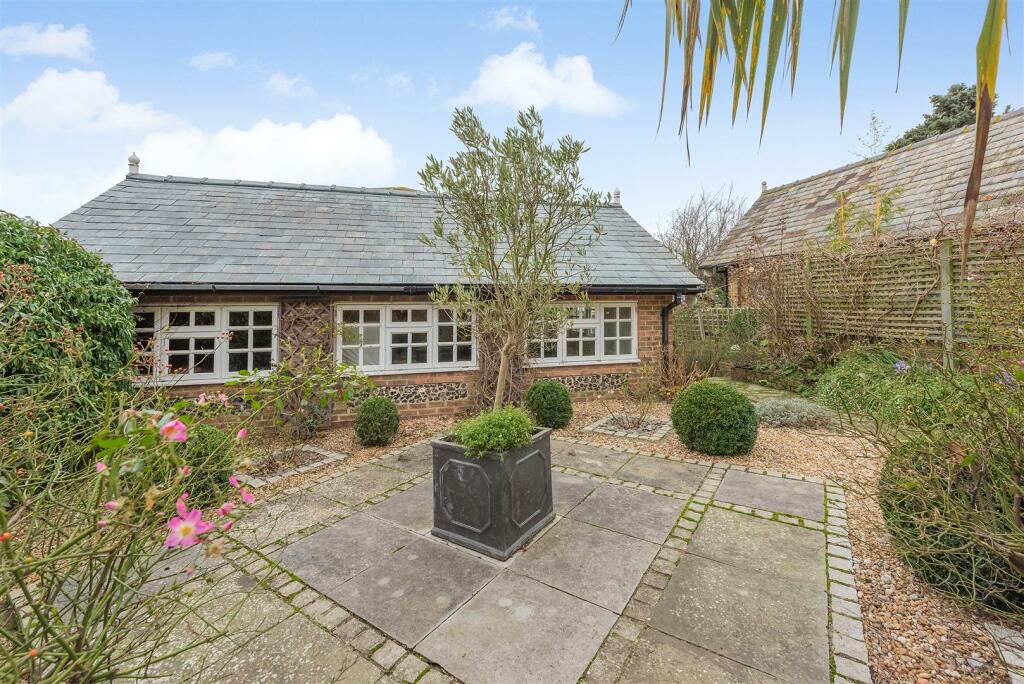 Additional property image - Tower Hill, Whitstable