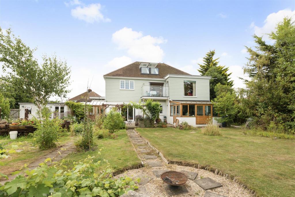 5 bedroom detached house for sale in Joy Lane, Whitstable, CT5