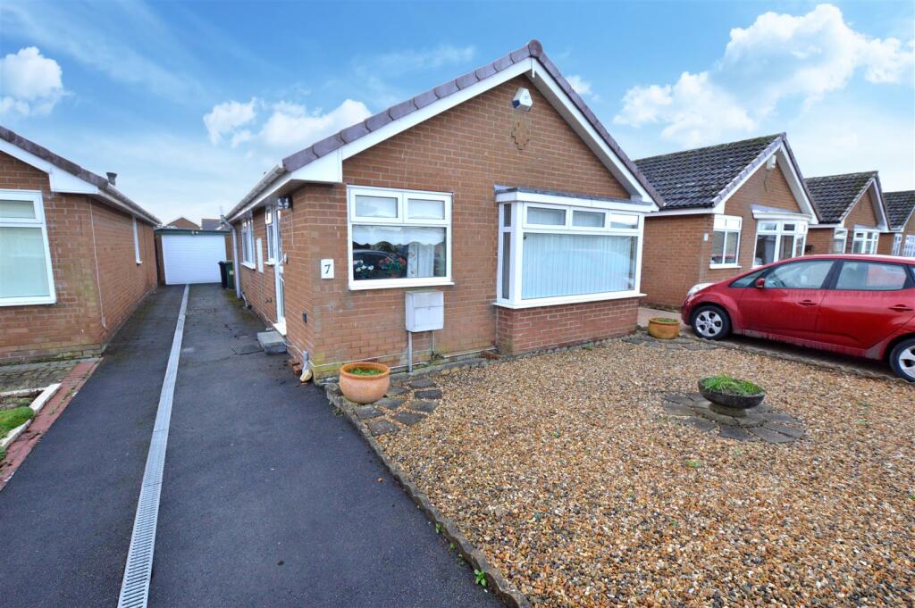 2 bedroom detached bungalow for sale in Willow View, Catterick Village