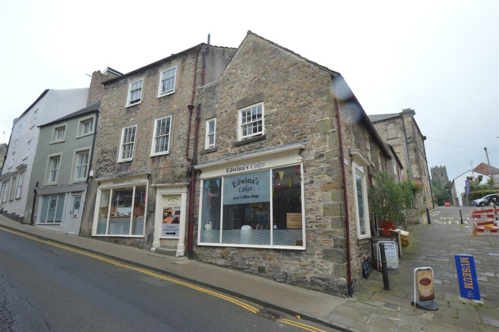 Commercial property for sale in 9, 10, 11 Parkinsons Yard and 19/21