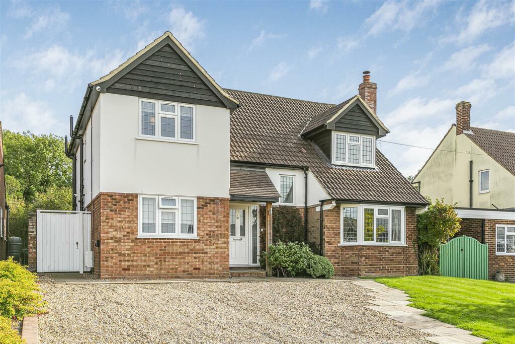 5 bedroom detached house for sale in Little Heath, Potters Bar, EN6