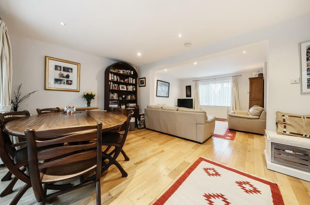 Additional property image - Bulls Lane, Welham Green