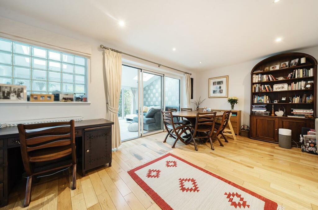 Additional property image - Bulls Lane, Welham Green