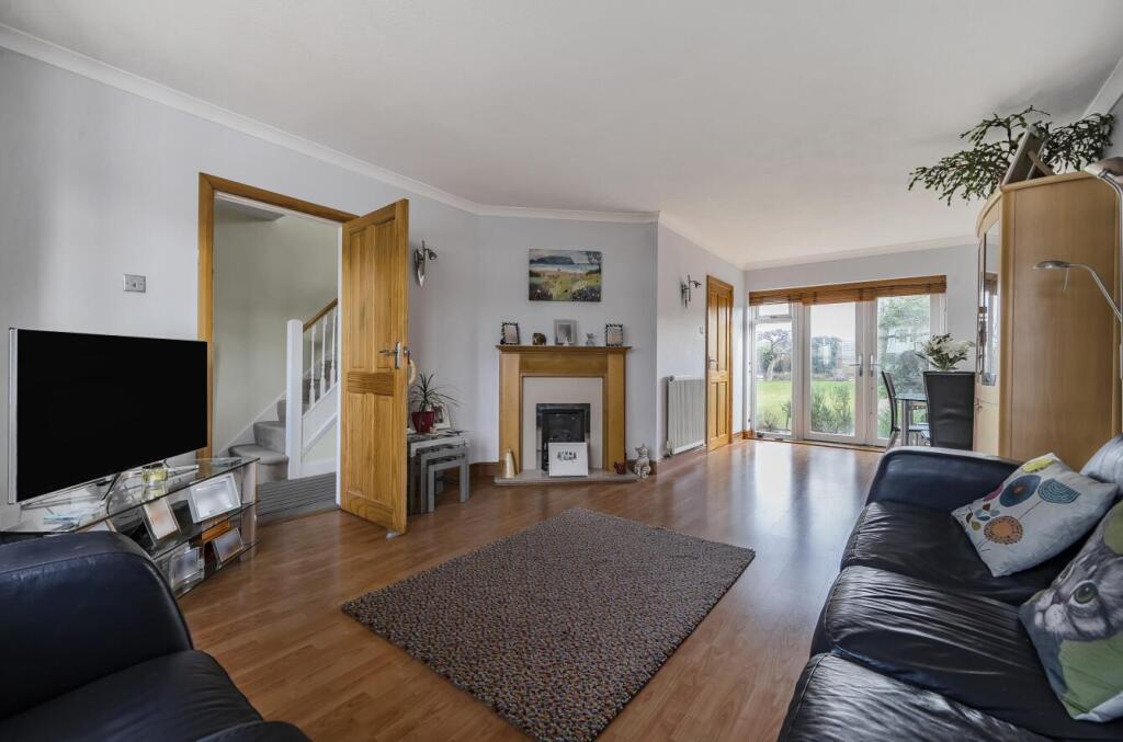 Additional property image - Peplins Way, Brookmans Park, Hatfield