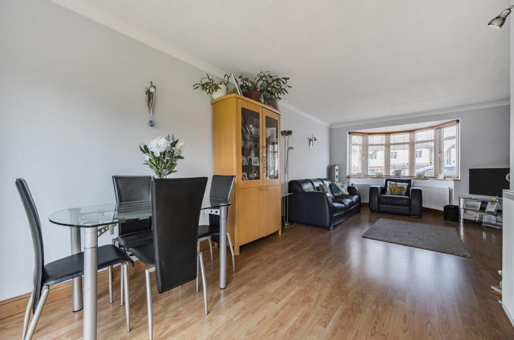 Additional property image - Peplins Way, Brookmans Park, Hatfield