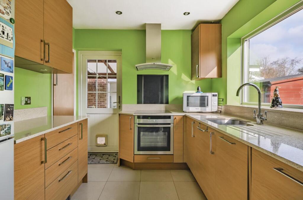 Additional property image - Peplins Way, Brookmans Park, Hatfield
