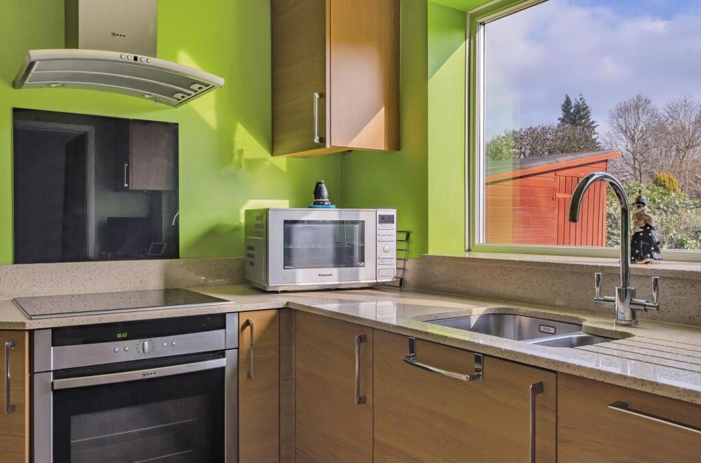 Additional property image - Peplins Way, Brookmans Park, Hatfield