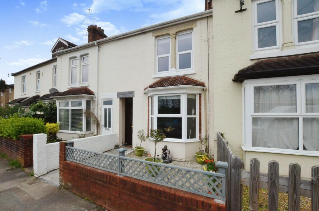 2 bedroom terraced house for sale in The Crescent, Eastleigh, SO50