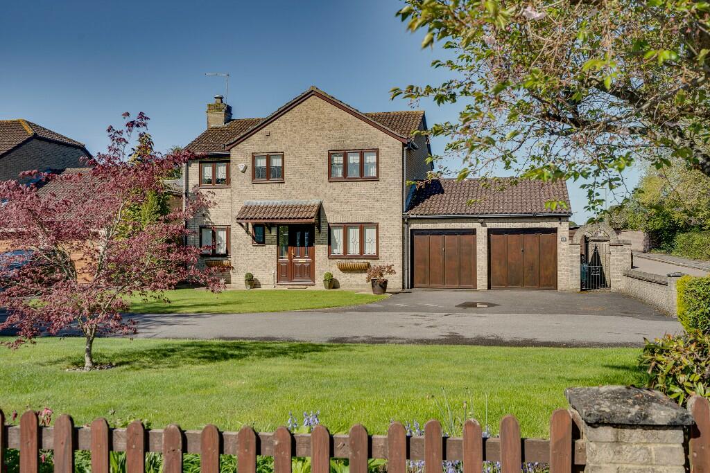 4 bedroom detached house for sale in Meadowsweet Way, Horton Heath, SO50