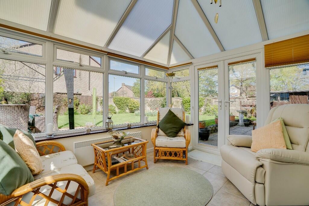 4 bedroom detached house for sale in Meadowsweet Way, Horton Heath