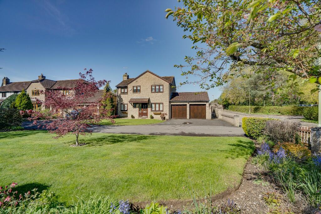 4 bedroom detached house for sale in Meadowsweet Way, Horton Heath, SO50