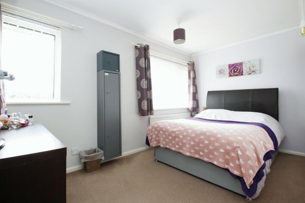 3 bedroom semidetached house for sale in Fair Oak Road,