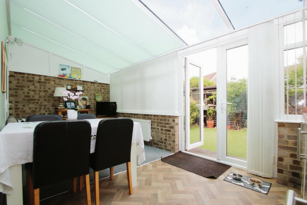 3 bedroom semidetached house for sale in Fair Oak Road,