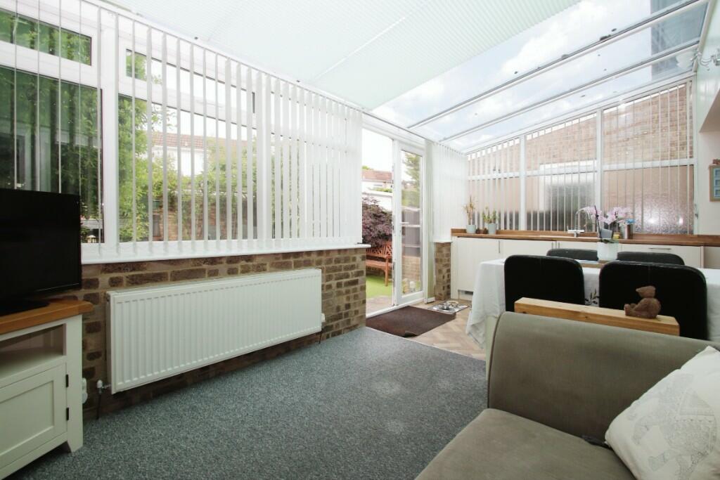 3 bedroom semidetached house for sale in Fair Oak Road,
