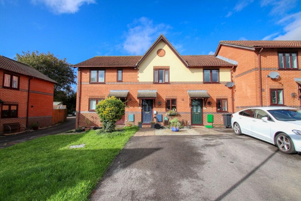 2 bedroom terraced house for sale in Fontwell Gardens, Horton Heath, SO50