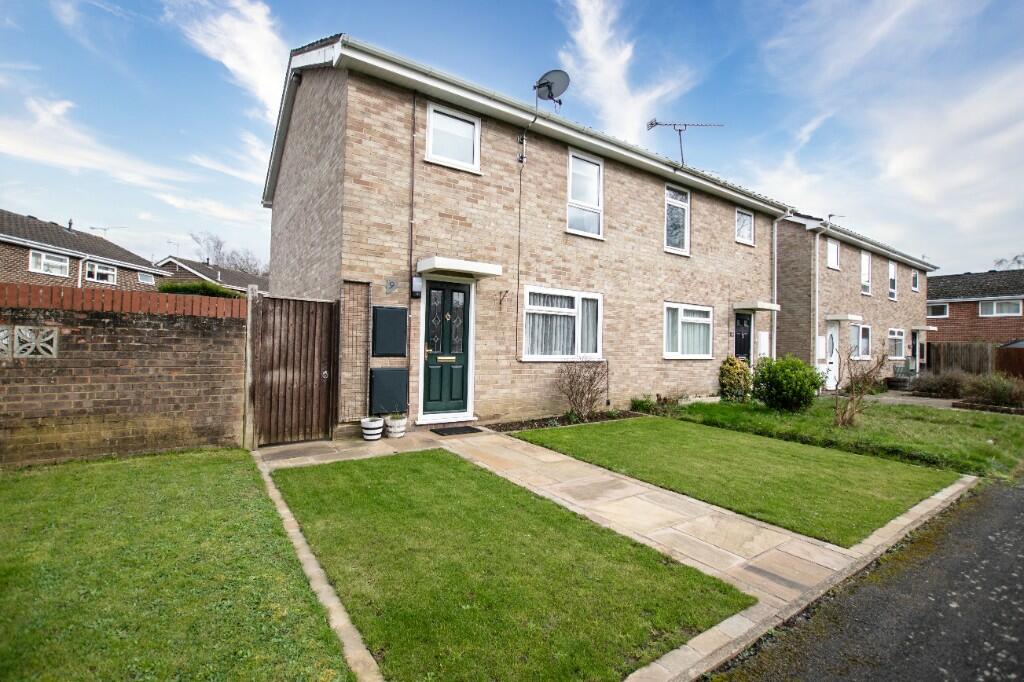 3 bedroom semidetached house for sale in Barrington Close, Boyatt Wood