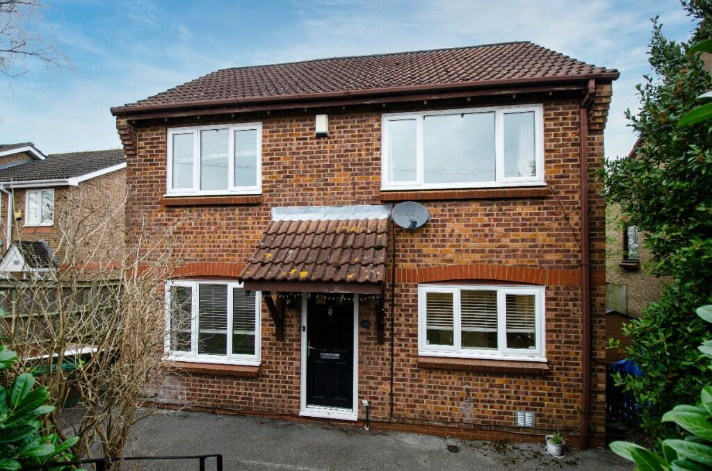 3 bedroom detached house for rent in Butts Road, Southampton, SO19
