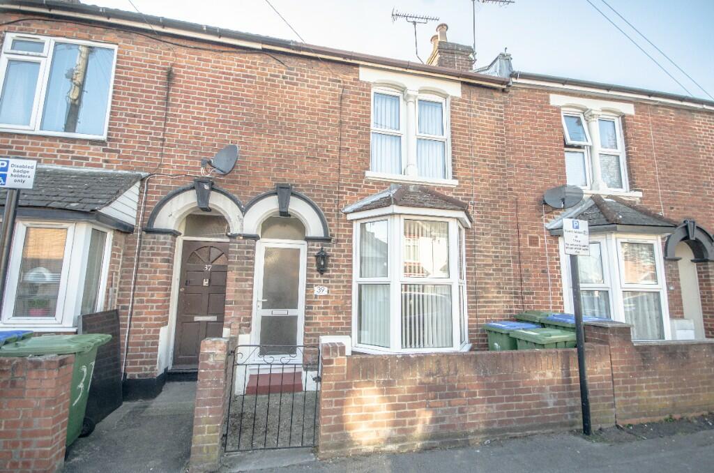 3 bedroom terraced house for rent in Radcliffe Road, Southampton, Hampshire, SO14
