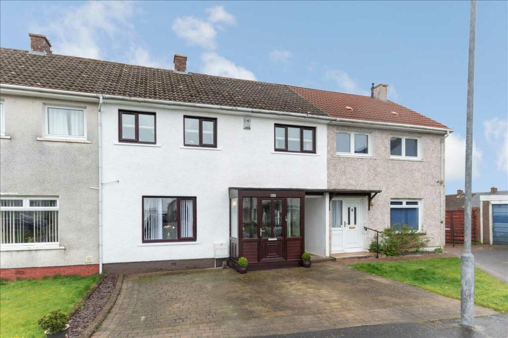 3 bedroom terraced house for sale in Culross Place, West Mains, EAST