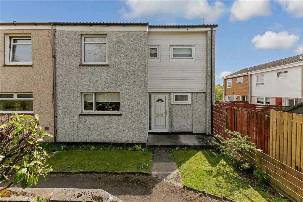 4 bedroom end of terrace house for sale in Pine Court, Greenhills, EAST
