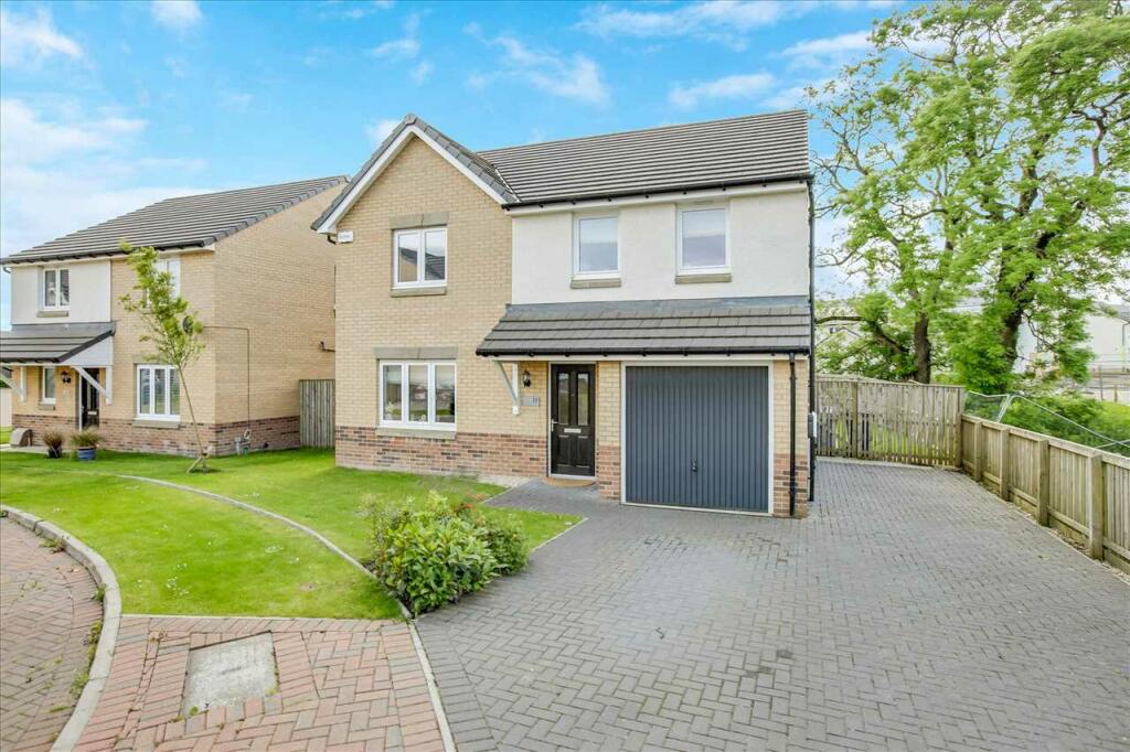 4 bedroom detached house for sale in Cleadon Place, Benthall, EAST
