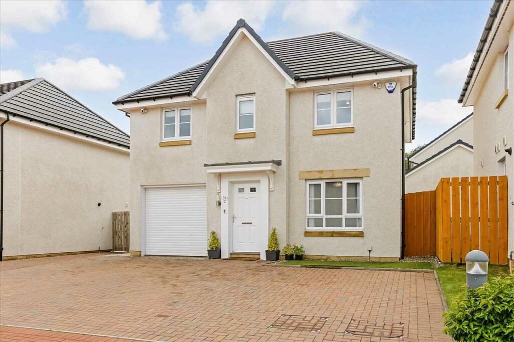4 bedroom detached house for sale in Drive, Thornton View, EAST