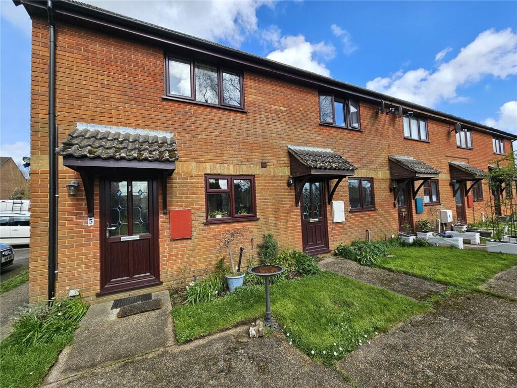 2 bedroom end of terrace house for sale in Castle Green, Winterborne