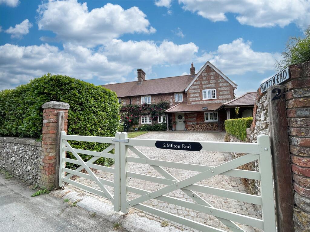 4 bedroom semi-detached house