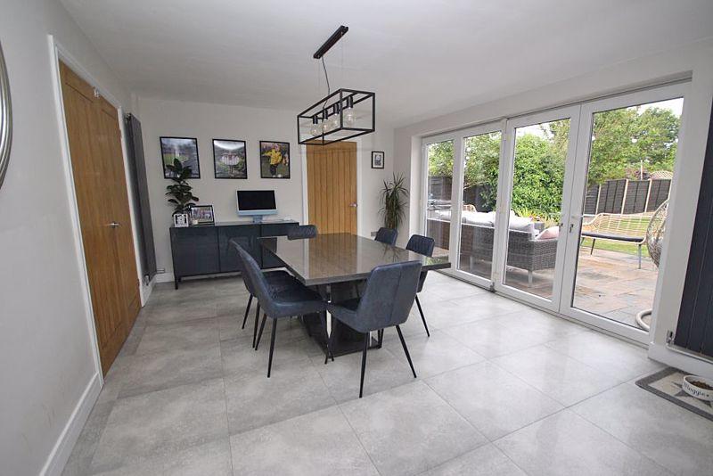 5 bedroom detached house for sale in Lindsey Drive, Holton Le Clay, DN36
