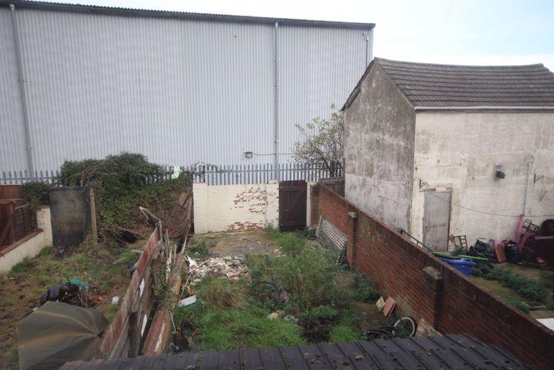 3 bedroom terraced house for sale in Elsenham Road, Grimsby, DN31