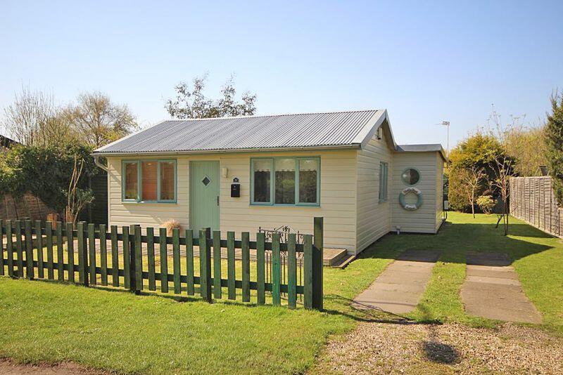 3 bedroom chalet for sale in 1ST Main Road, Humberston Fitties, DN36