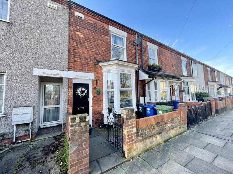 2 bedroom terraced house for sale in Glebe Road, Cleethorpes, DN35