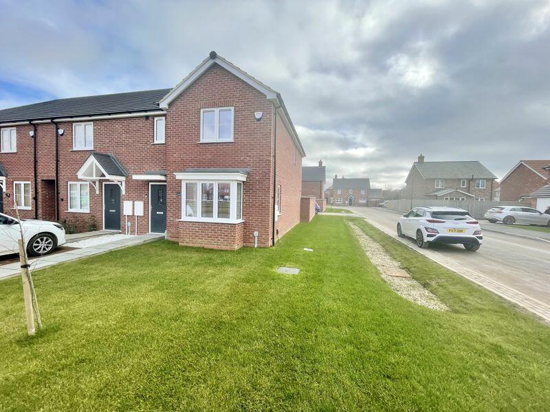 3 bedroom end of terrace house for sale in Meadowsweet Way, Healing , DN41