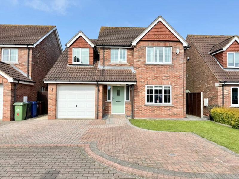4 bedroom detached house for sale in Permain Close, Scartho, DN33