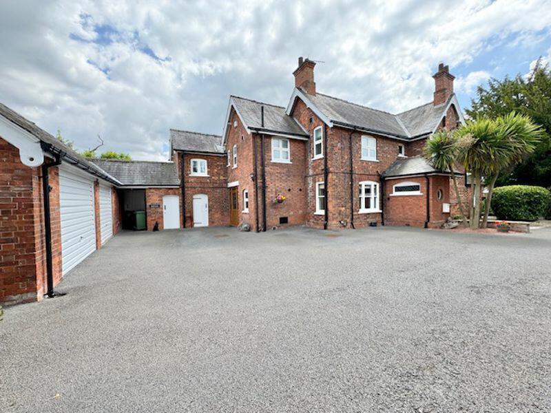 4 Bedroom Detached House For Sale In Humberston Avenue Humberston Dn36