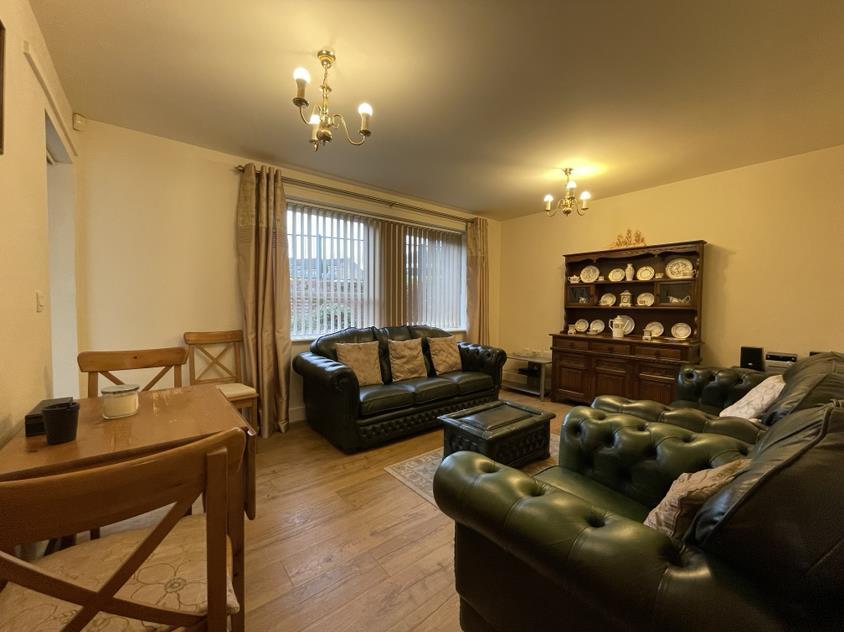 2 bedroom flat for sale in Hall Farm Road, Swadlincote DE11 8ND, DE11