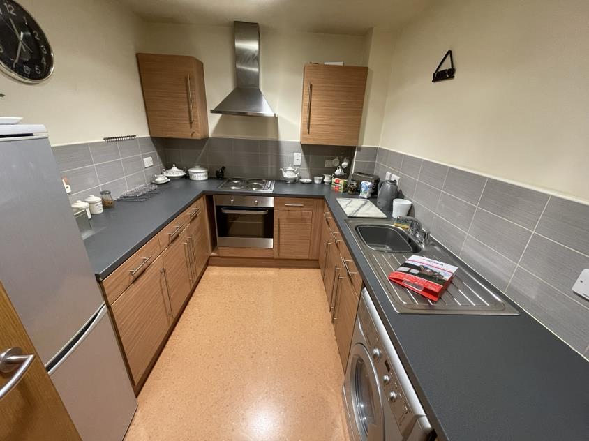 2 bedroom flat for sale in Hall Farm Road, Swadlincote DE11 8ND, DE11
