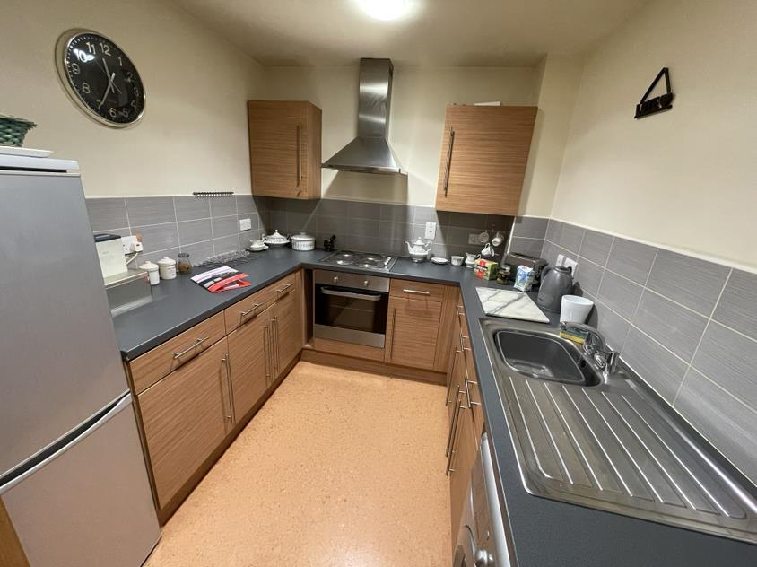 2 bedroom flat for sale in Hall Farm Road, Swadlincote DE11 8ND, DE11