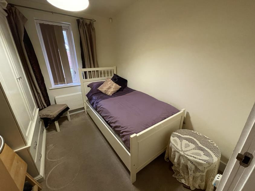 2 bedroom flat for sale in Hall Farm Road, Swadlincote DE11 8ND, DE11