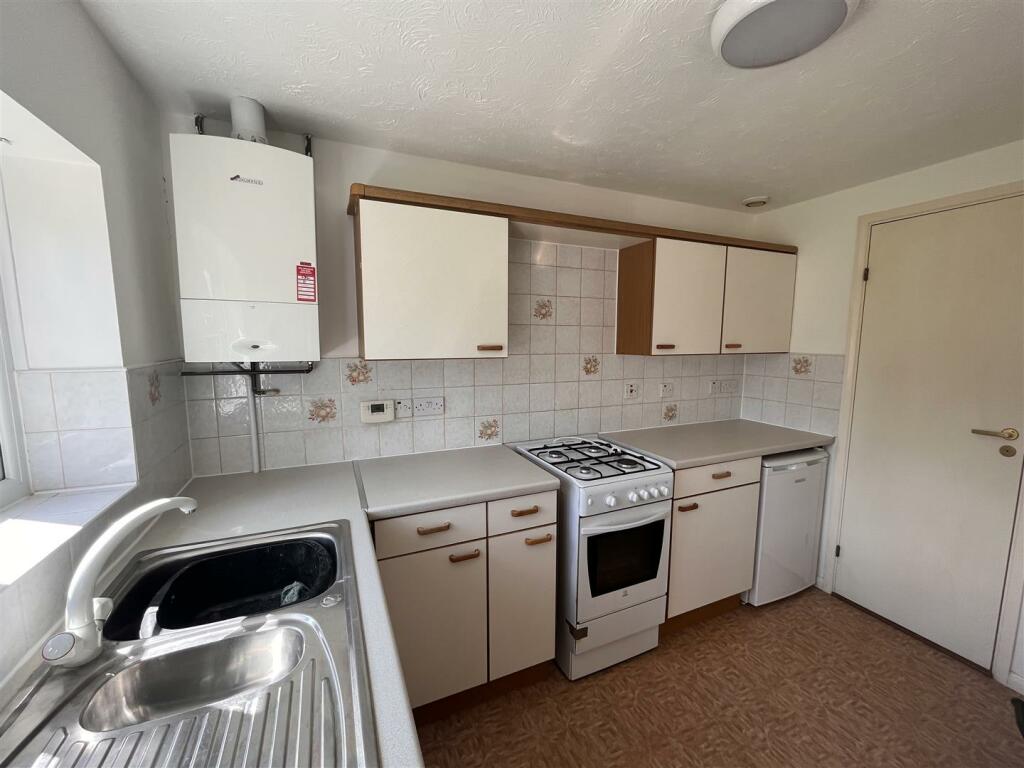 2 bedroom bungalow for sale in New Street, Church Gresley, Swadlincote