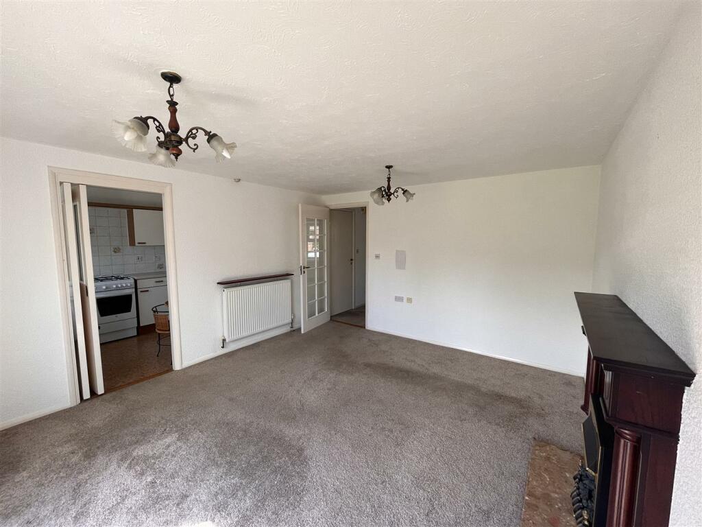 2 bedroom bungalow for sale in New Street, Church Gresley, Swadlincote