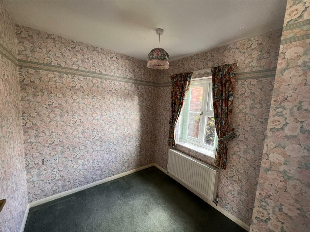 2 bedroom bungalow for sale in New Street, Church Gresley, Swadlincote