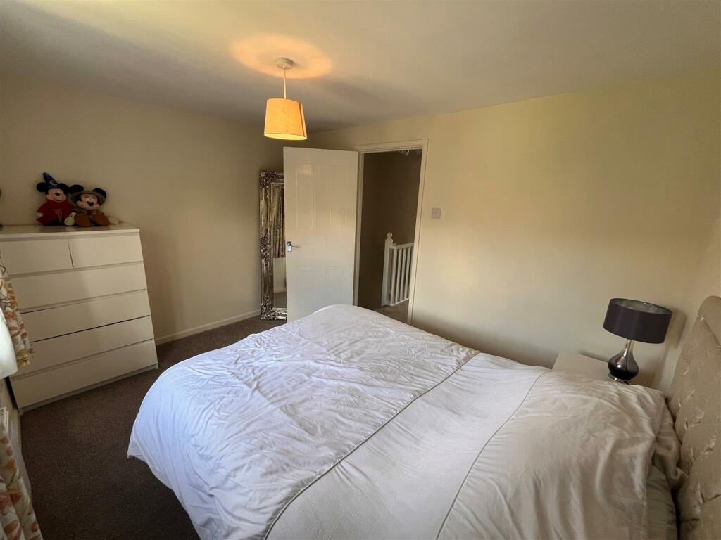 Additional property image - Middle Close, Swadlincote
