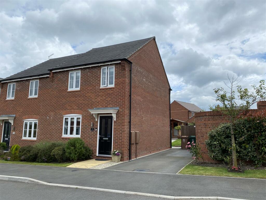 3 bedroom semidetached house for sale in Blenkinsop Close, Hartshorne, DE11 7FJ, DE11