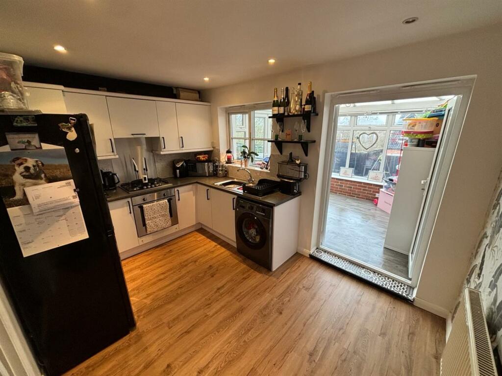 Additional property image - Anchor Close, Swadlincote