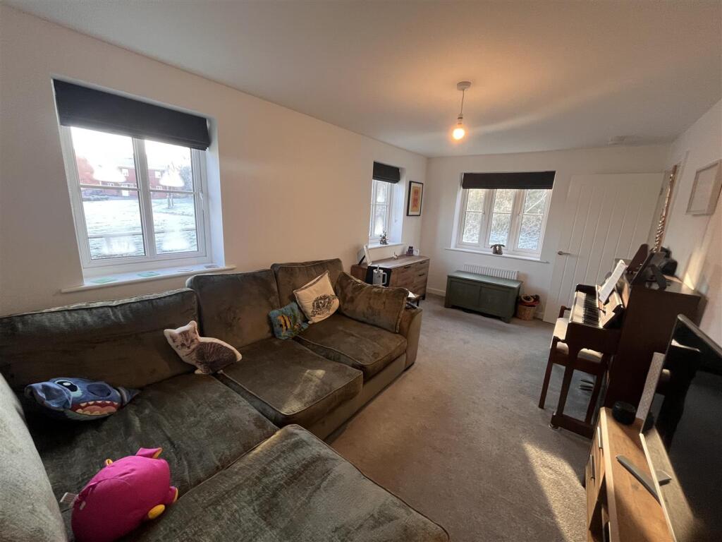 Additional property image - Kirtley Drive, Swadlincote