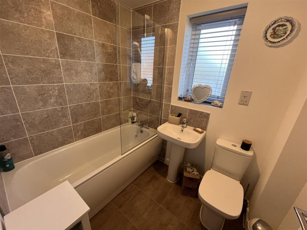 Additional property image - Kirtley Drive, Swadlincote