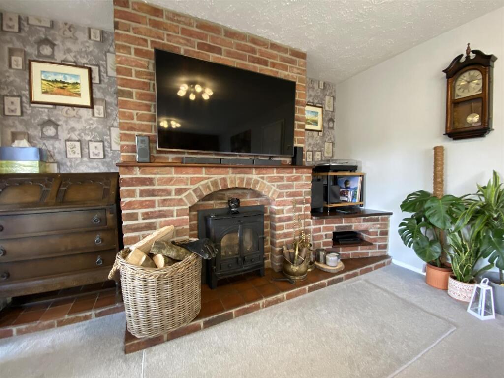 Additional property image - Tennyson Avenue, Swadlincote DE11 0DT